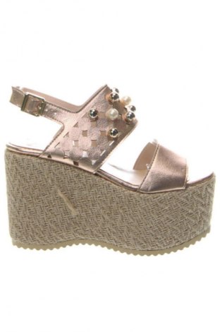 Sandále Alesya, Veľkosť 37, Farba Kremová, Cena  79,95 €