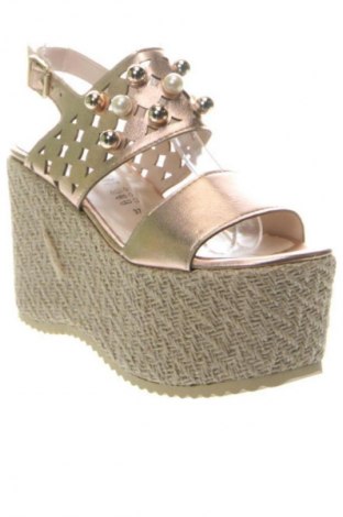 Sandále Alesya, Veľkosť 37, Farba Kremová, Cena  79,95 €