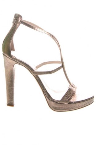 Szandálok Alesya, Méret 40, Szín Arany
, Ár 36 719 Ft