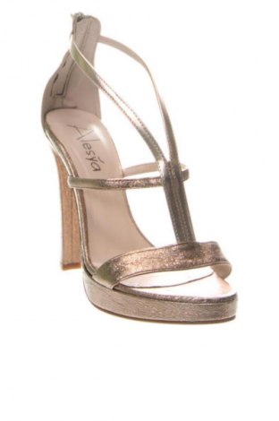 Szandálok Alesya, Méret 35, Szín Arany
, Ár 36 719 Ft