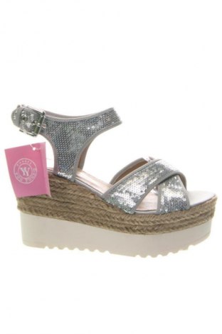 Szandálok You Young Coveri, Méret 37, Szín Ezüstös, Ár 12 400 Ft