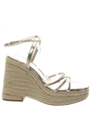 Sandalen Zara, Größe 38, Farbe Golden, Preis 14,99 €