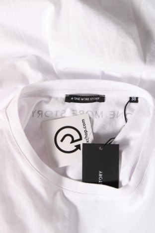 Γυναικείο t-shirt One More Story, Μέγεθος M, Χρώμα Λευκό, Βαμβάκι, Τιμή 30,41 €