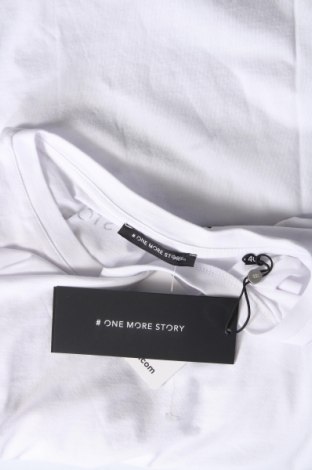 Γυναικείο t-shirt One More Story, Μέγεθος M, Χρώμα Λευκό, Βαμβάκι, Τιμή 12,16 €