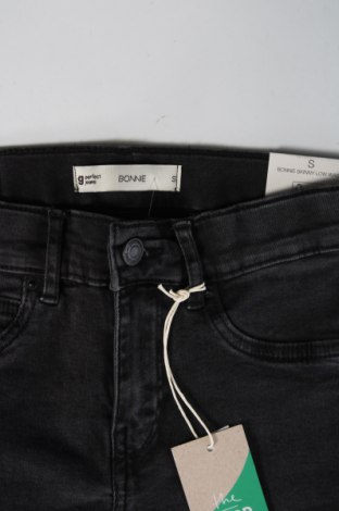 Дамски дънки Perfect Jeans By Gina Tricot, Размер S, Цвят Черен, Цена 27,65 лв.