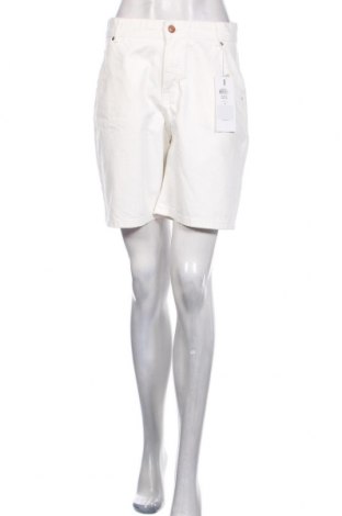 Дамски къс панталон ONLY, Размер M, Цвят Бял, Цена 24,15 лв.
