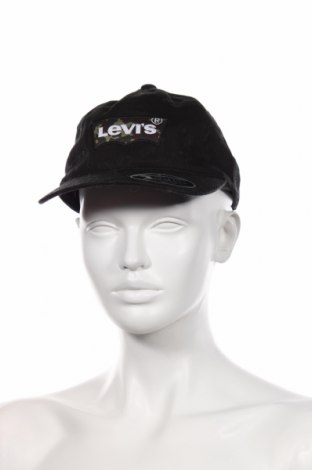 Шапка Levi's, Цвят Черен, 98% памук, 2% еластан, Цена 32,45 лв.