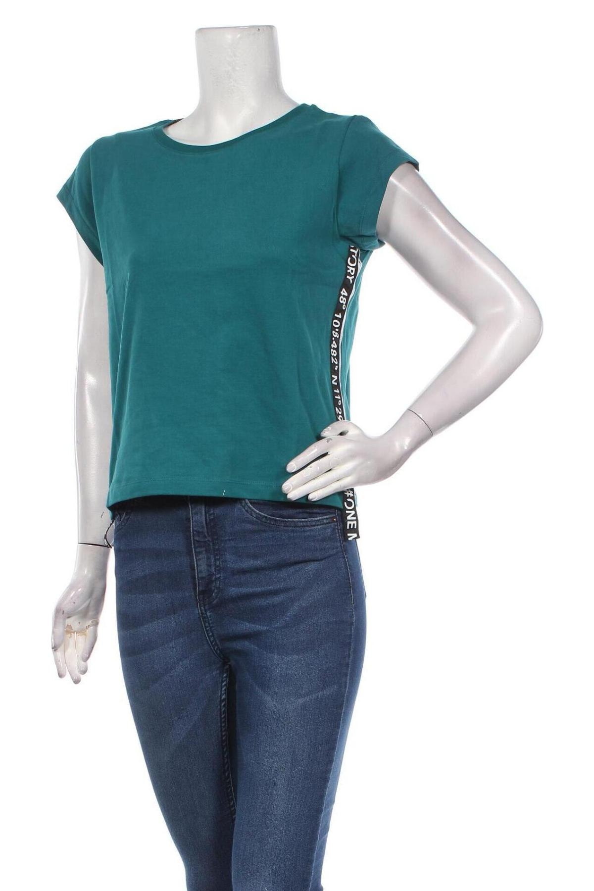 Γυναικείο t-shirt One More Story, Μέγεθος S, Χρώμα Πράσινο, Βαμβάκι, Τιμή 15,20 €