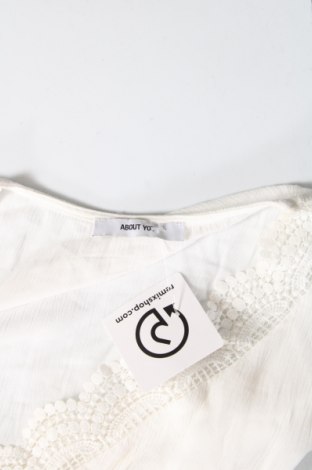 Damen Shirt About You, Größe XS, Farbe Weiß, Preis 20,62 €