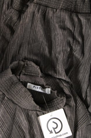 Γυναικεία μπλούζα Pieces, Μέγεθος S, Χρώμα Γκρί, Τιμή 2,41 €