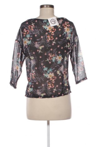 Γυναικεία μπλούζα Pull&Bear, Μέγεθος S, Χρώμα Πολύχρωμο, Τιμή 1,64 €