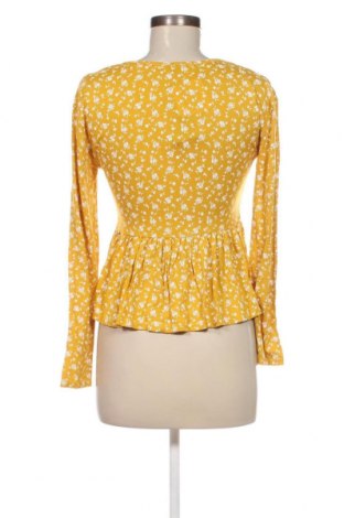 Дамска блуза Wednesday's Girl, Размер XS, Цвят Жълт, Цена 7,92 лв.