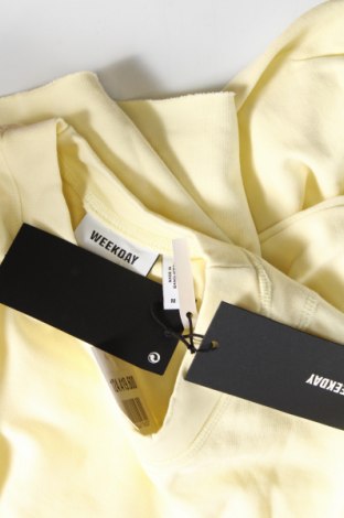 Дамска блуза Weekday, Размер M, Цвят Жълт, Цена 40,00 лв.