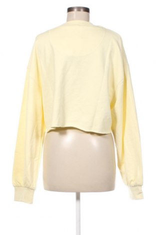 Дамска блуза Weekday, Размер M, Цвят Жълт, Цена 40,00 лв.