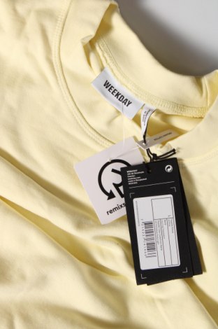 Γυναικεία μπλούζα Weekday, Μέγεθος L, Χρώμα Κίτρινο, Τιμή 2,89 €