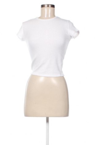 Damen T-Shirt Bershka, Größe M, Farbe Weiß, Preis 10,82 €