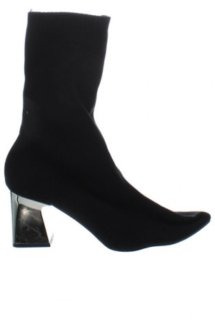 Γυναικεία μποτάκια Zara, Μέγεθος 39, Χρώμα Μαύρο, Τιμή 17,94 €