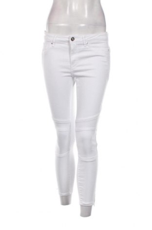 Γυναικείο Τζίν ONLY, Μέγεθος M, Χρώμα Λευκό, Τιμή 7,36 €