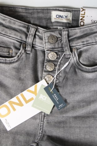 Dámske džínsy  ONLY, Veľkosť XS, Farba Sivá, Cena  3,86 €