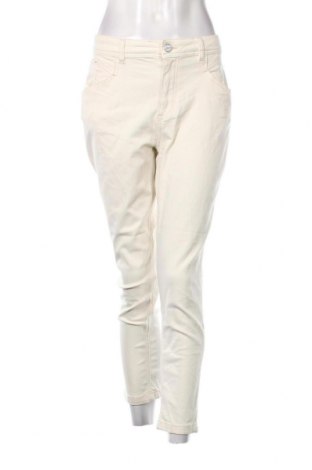 Damen Jeans Street One, Größe M, Farbe Ecru, Preis 3,43 €