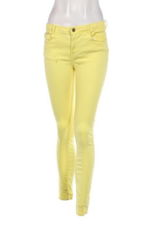 Дамски дънки Zara Trafaluc, Размер M, Цвят Жълт, Цена 14,00 лв.