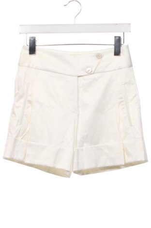 Дамски къс панталон, Размер M, Цвят Бял, Цена 23,87 лв.