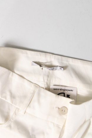 Γυναικείο κοντό παντελόνι, Μέγεθος M, Χρώμα Λευκό, Τιμή 5,43 €