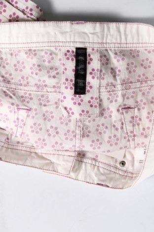 Γυναικείο κοντό παντελόνι, Μέγεθος L, Χρώμα Πολύχρωμο, Τιμή 4,63 €
