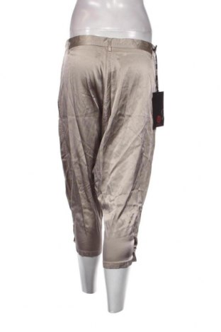 Дамски къс панталон, Размер M, Цвят Кафяв, Цена 11,47 лв.