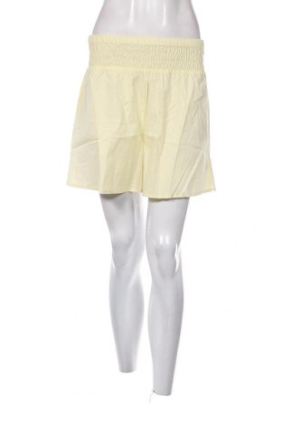 Γυναικείο κοντό παντελόνι ASOS, Μέγεθος S, Χρώμα Κίτρινο, Τιμή 7,05 €
