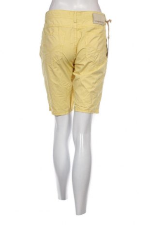 Дамски къс панталон ENERGIE, Размер M, Цвят Жълт, Цена 23,46 лв.