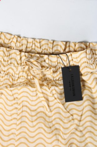 Дамски къс панталон Fashion Union, Размер M, Цвят Многоцветен, Цена 72,00 лв.