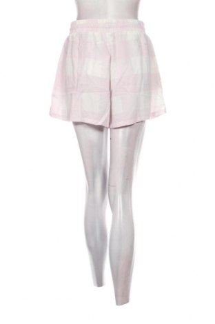 Дамски къс панталон Glamorous, Размер M, Цвят Многоцветен, Цена 13,68 лв.