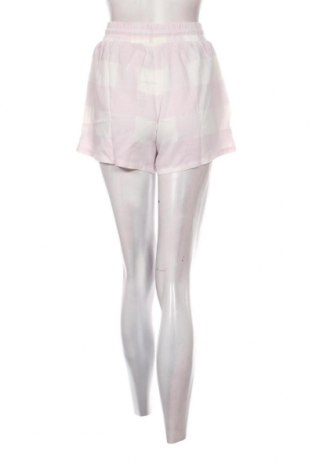 Дамски къс панталон Glamorous, Размер S, Цвят Многоцветен, Цена 13,68 лв.