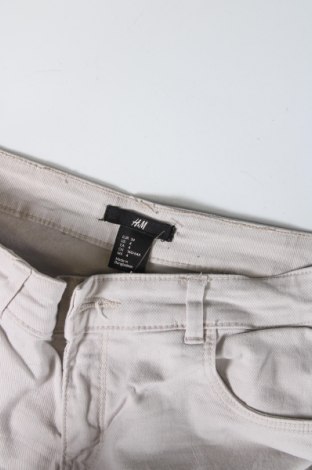 Γυναικείο κοντό παντελόνι H&M, Μέγεθος XS, Χρώμα Γκρί, Τιμή 2,82 €