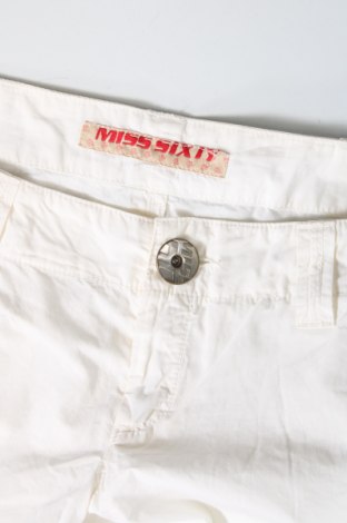 Дамски къс панталон Miss Sixty, Размер S, Цвят Екрю, Цена 23,46 лв.