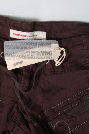 Дамски къс панталон Miss Sixty, Размер S, Цвят Кафяв, Цена 102,00 лв.