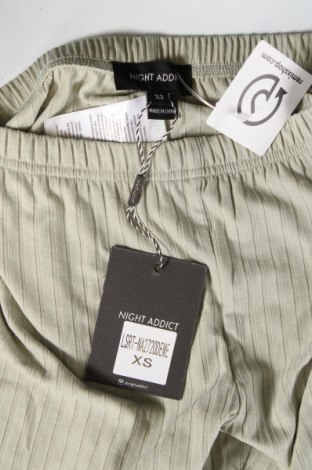 Дамски къс панталон NIGHT ADDICT, Размер XS, Цвят Зелен, Цена 7,20 лв.