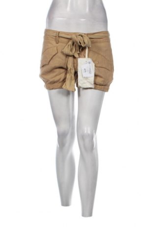 Дамски къс панталон Nolita, Размер S, Цвят Бежов, Цена 25,50 лв.