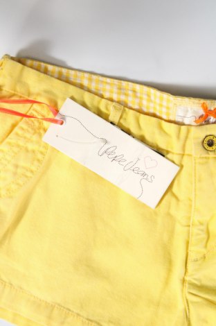 Pantaloni scurți de femei Pepe Jeans, Mărime M, Culoare Galben, Preț 50,33 Lei