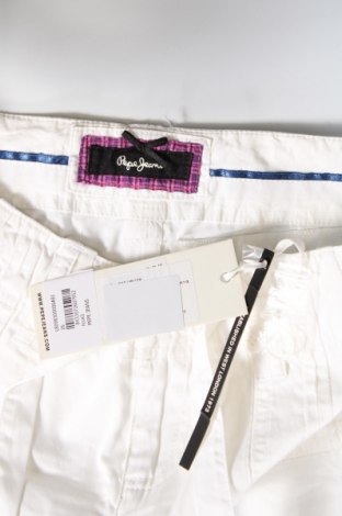 Дамски къс панталон Pepe Jeans, Размер S, Цвят Бял, Цена 23,46 лв.