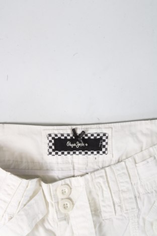 Pantaloni scurți de femei Pepe Jeans, Mărime XS, Culoare Alb, Preț 43,62 Lei