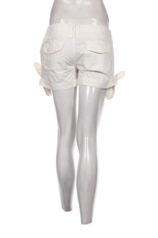 Дамски къс панталон Pepe Jeans, Размер S, Цвят Бял, Цена 11,22 лв.