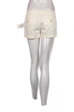Damen Shorts Pepe Jeans, Größe M, Farbe Ecru, Preis 6,84 €