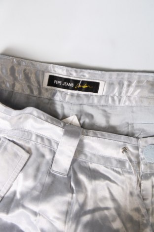 Pantaloni scurți de femei Pepe Jeans, Mărime M, Culoare Argintiu, Preț 40,26 Lei