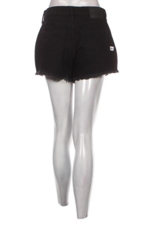 Дамски къс панталон Superdry, Размер M, Цвят Черен, Цена 68,00 лв.