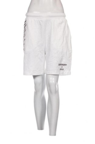 Дамски къс панталон Superdry, Размер M, Цвят Бял, Цена 28,56 лв.
