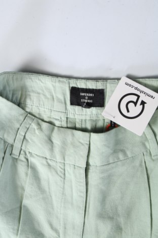 Γυναικείο κοντό παντελόνι Superdry, Μέγεθος S, Χρώμα Πράσινο, Τιμή 10,52 €