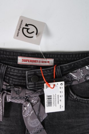 Pantaloni scurți de femei Superdry, Mărime S, Culoare Gri, Preț 223,68 Lei
