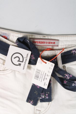 Дамски къс панталон Superdry, Размер XS, Цвят Бял, Цена 24,48 лв.